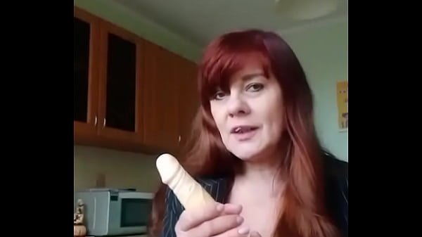 Mulher Sentando No Vibrador