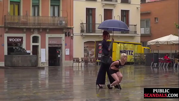 Mulheres Metendo Na Rua