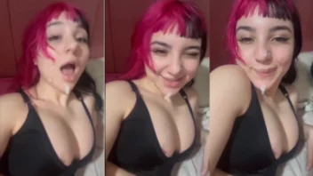 Belle Belinha mostra rostinho gozado após mamada vazada