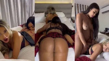 Garota brasileira Karlyane Menezes fica nua com amiga trans