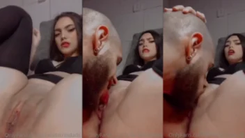 Influenciadora tem momento íntimo com namorado barbudo em vídeo vazado