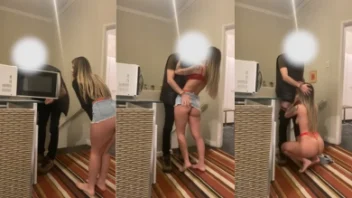 Novinha do Privacy se exibe para o técnico sortudo