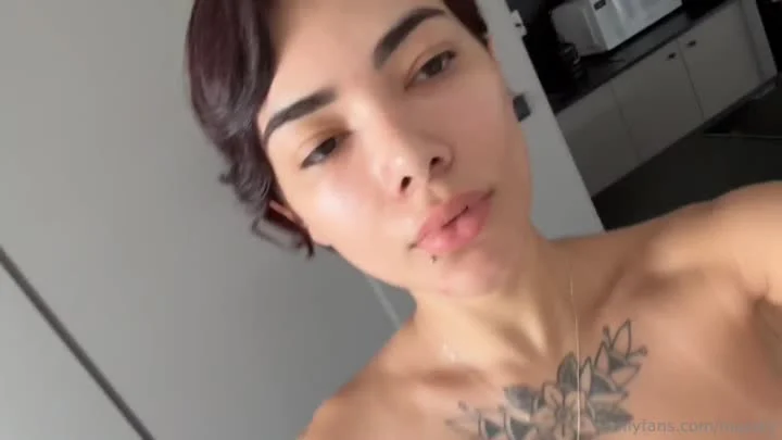 Malelly com bikes e sem sutiã vazado do privacy onlyfans